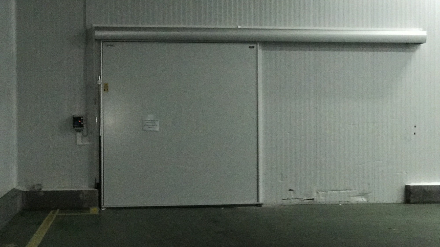 Puerta corredera frigorífica, de la marca Infraca.  
